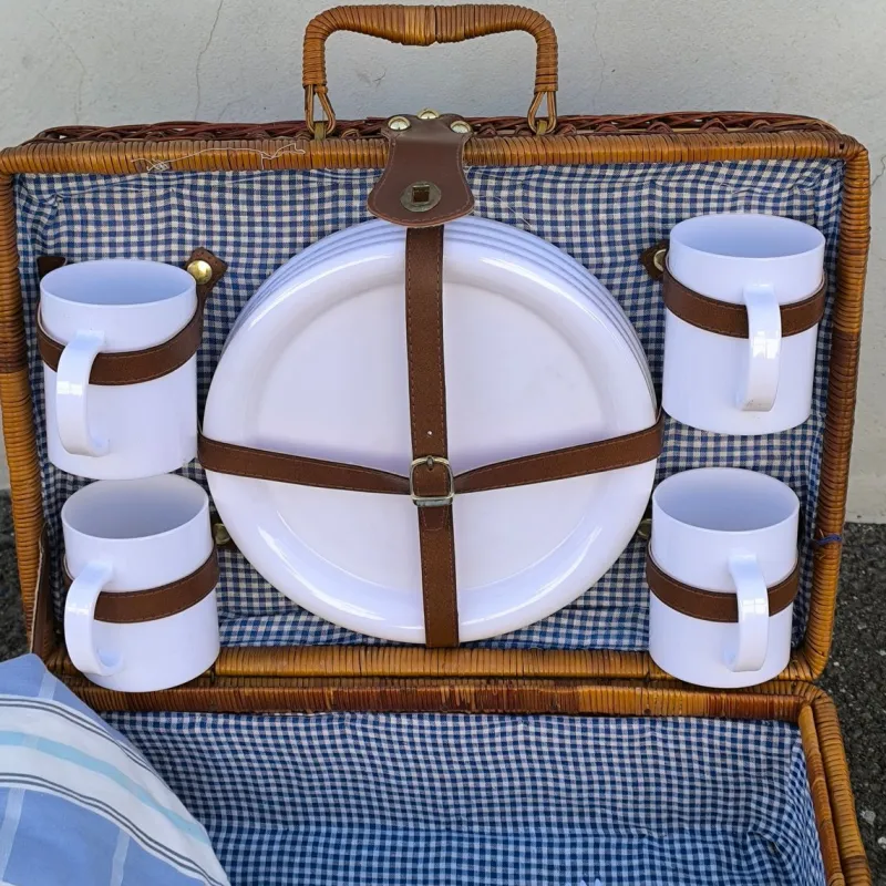 Pamono Vintage Wicker Picnic Case, 1940, Set of 22> Trunks Crates & Baskets