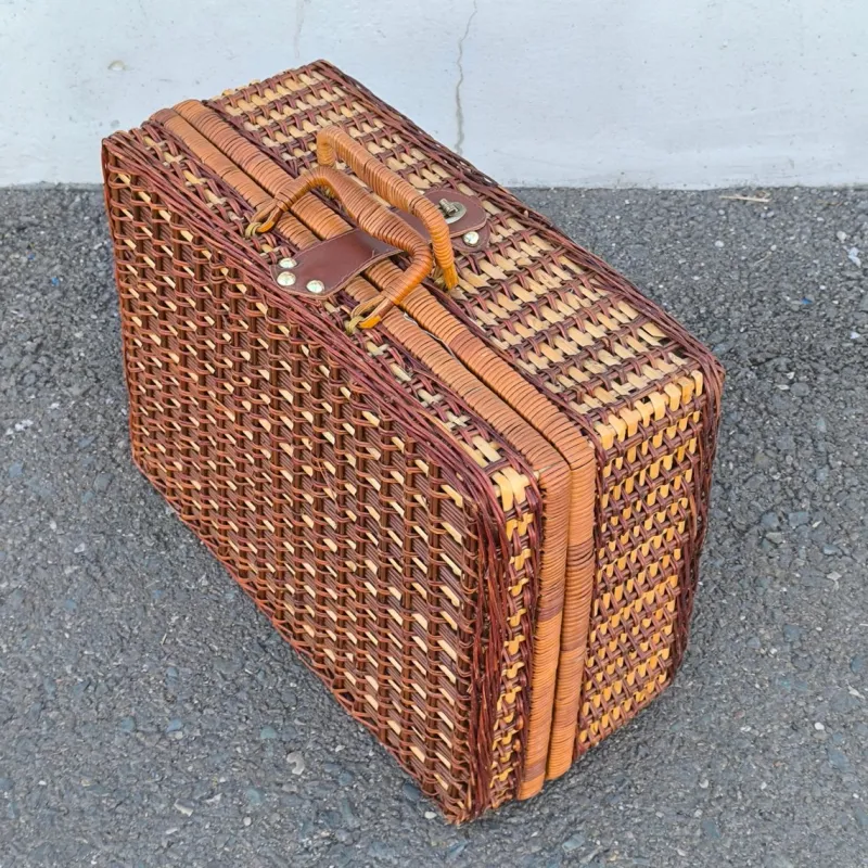 Pamono Vintage Wicker Picnic Case, 1940, Set of 22> Trunks Crates & Baskets