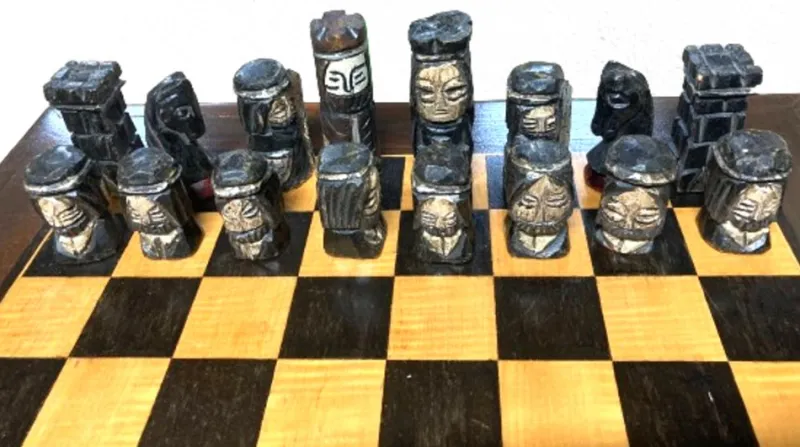 Pamono Walnut Chess Table with Hand-Carved Figures, Spain, 1960s, Set of 3> Game Tables