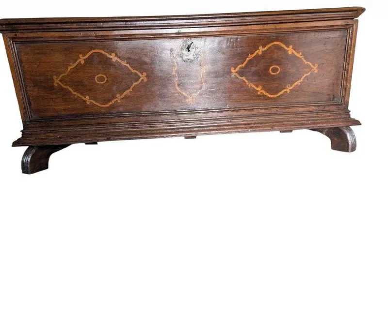 Sale Pamono Walnut Chest, 17th Century