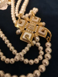 Discount Pamono White and Gold Chanel Necklace Pendant by Chanel