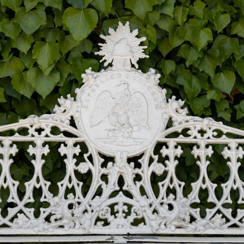 Pamono White Garden Bench in Cast Iron> Garden Seating