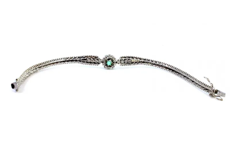 Best Pamono White Gold Bracelet with Herringbone-Shaped Links, Central Rosette with Emerald and Brilliant-Cut Diamonds