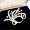 Pamono White Gold Brooch with Brilliant-Cut Diamonds and Applied Flakes> Brooches