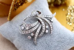 Pamono White Gold Brooch with Brilliant-Cut Diamonds and Applied Flakes><noscript><img width=
