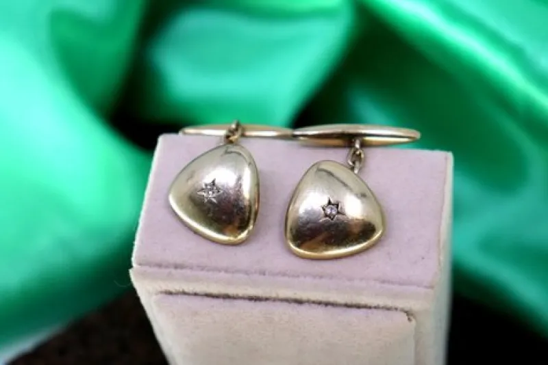 Pamono White Gold Cufflinks in Concave Triangular Shape with Brilliant-Cut Diamonds, Set of 2