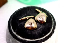 Pamono White Gold Cufflinks in Concave Triangular Shape with Brilliant-Cut Diamonds, Set of 2
