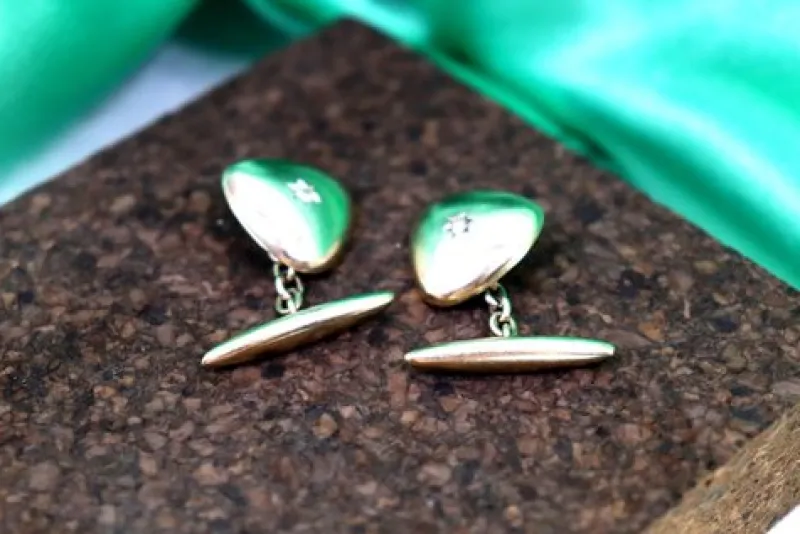 Pamono White Gold Cufflinks in Concave Triangular Shape with Brilliant-Cut Diamonds, Set of 2