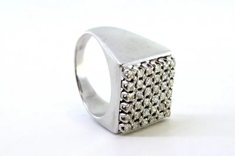 New Pamono White Gold Ring with Brilliant-Cut Diamonds