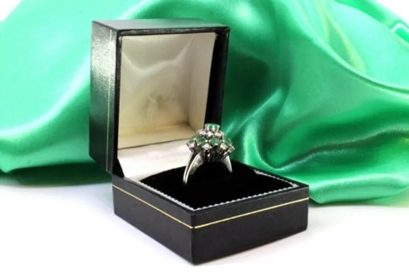 Pamono White Gold Ring with Brilliant-Cut Diamonds and Calibrated Emeralds> Rings