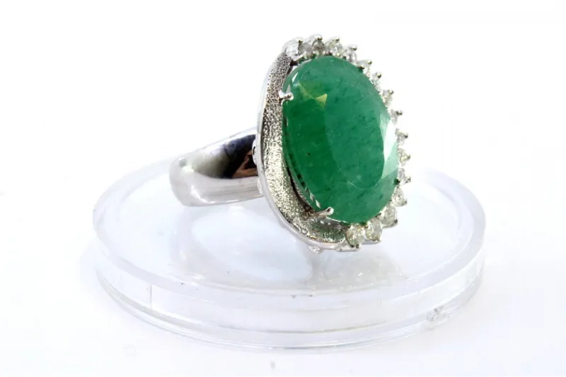 Pamono White Gold Ring with Oval Brilliant-Cut Diamonds and Emerald> Rings