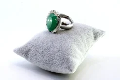 Pamono White Gold Ring with Oval Brilliant-Cut Diamonds and Emerald><noscript><img width=