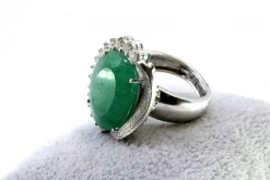 Pamono White Gold Ring with Oval Brilliant-Cut Diamonds and Emerald><noscript><img width=