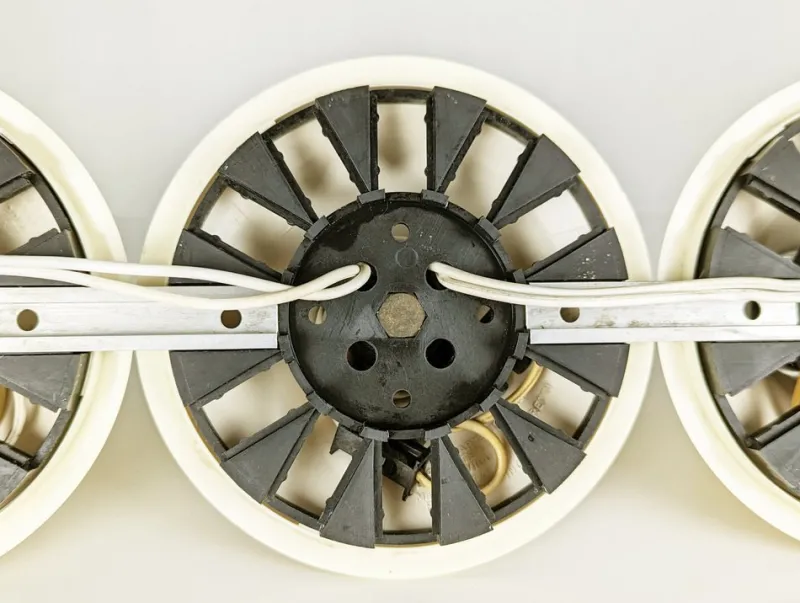Pamono White Ivory Plastic Teti Wall Lamp by Vico Magistretti for Artemide, 1960s> Wall Lights & Sconces
