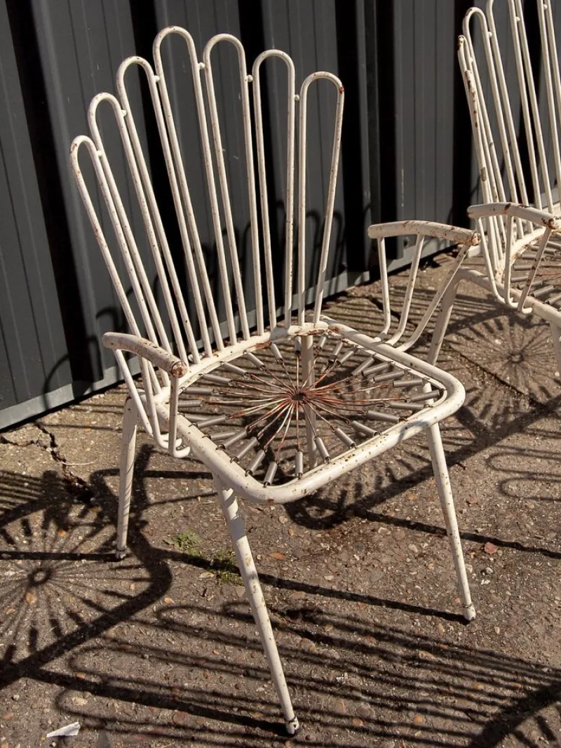Discount Pamono White Painted Wrought Iron and Metal Bistro Chairs and Sofa in the style of Mathieu Matégot, France, 1950s, Set of 5