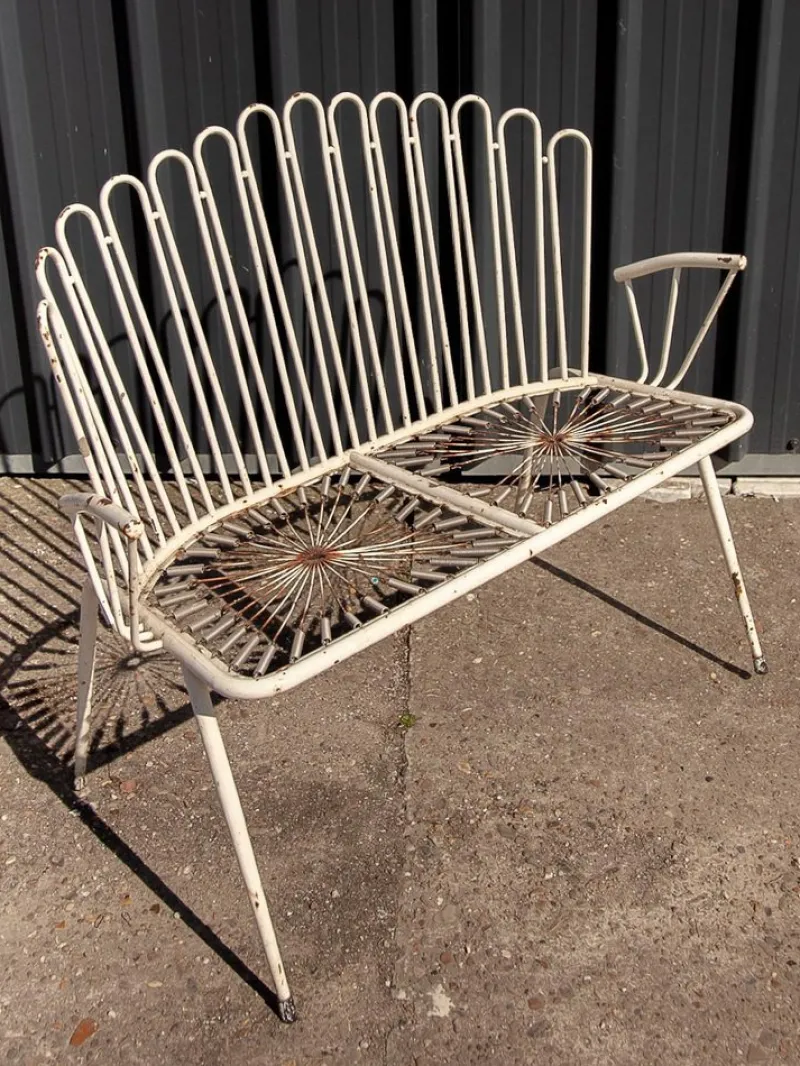 Discount Pamono White Painted Wrought Iron and Metal Bistro Chairs and Sofa in the style of Mathieu Matégot, France, 1950s, Set of 5