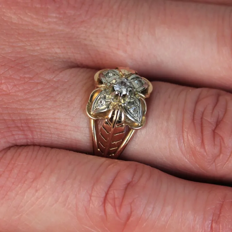 Pamono White Sapphires and 18 Karat Rose Gold Feather Clover Ring, 1960s> Rings