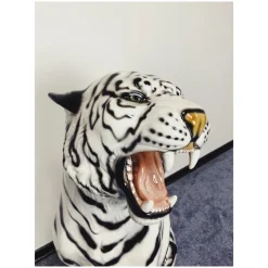 Pamono White Tiger Figurine in Ceramic by Ceramiche Boxer><noscript><img width=