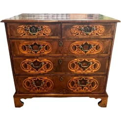 Hot Pamono William and Mary Walnut Inlaid Chest of Drawers, 17th Century