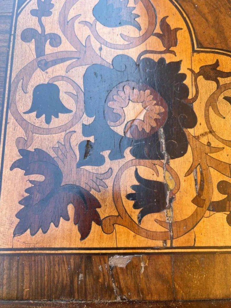 Hot Pamono William and Mary Walnut Inlaid Chest of Drawers, 17th Century