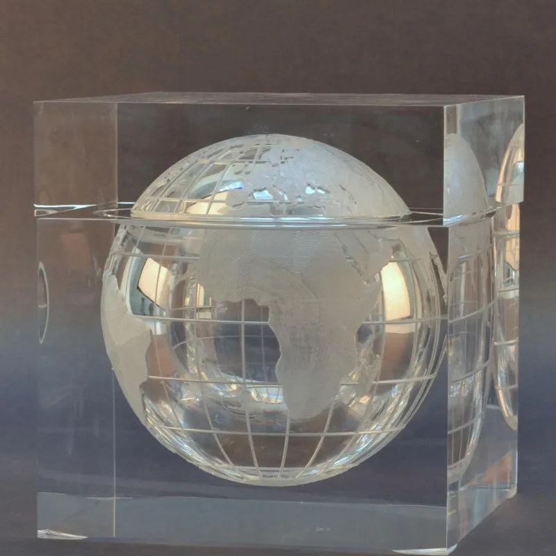 Pamono World Globe Acrylic Cube Ice Bucket by Alessandro Albrizzi, 1960s> Ice Buckets & Wine Coolers