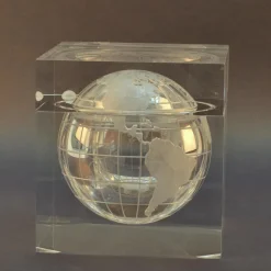 Pamono World Globe Acrylic Cube Ice Bucket by Alessandro Albrizzi, 1960s><noscript><img width=