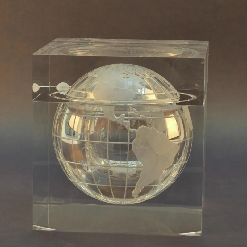 Pamono World Globe Acrylic Cube Ice Bucket by Alessandro Albrizzi, 1960s> Ice Buckets & Wine Coolers